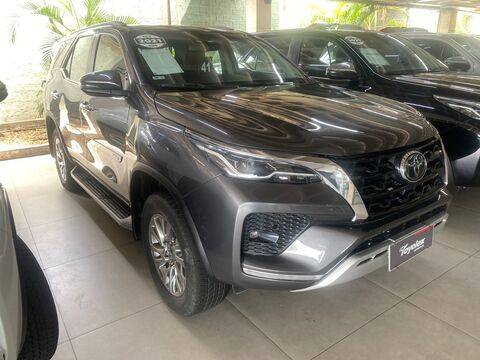 TOYOTA HILUX SW4 2.8 D-4D TURBO DIESEL SRX 7L 4X4 AUTOMÁTICO